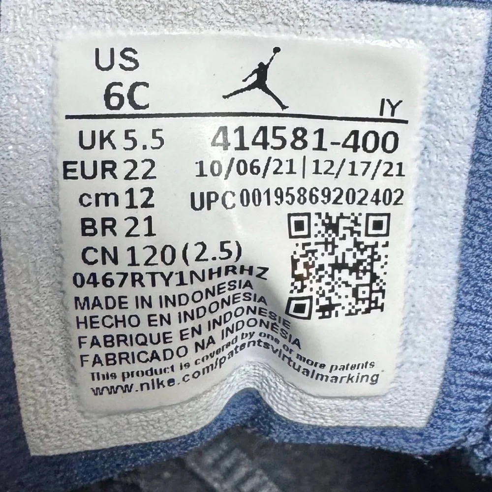 Nike Toddler Navy Blue and Black Basketball Sneakers